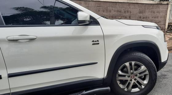 FIAT TORO 2.0 16V TURBO DIESEL FREEDOM 4WD AT9 FIAT TORO 2.0 16V TURBO DIESEL FREEDOM 4WD AT9